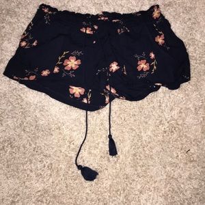 Comfy lounging Roxy shorts